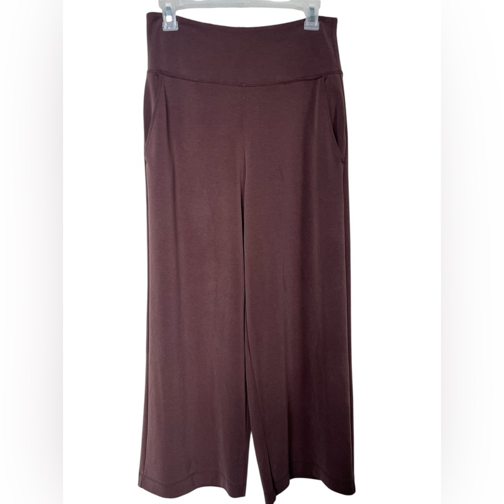 Women’s Athleta Brown Pants in Size Small.